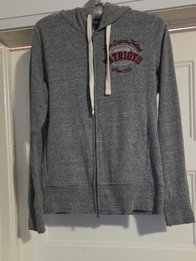 Women’s Gray Full-Zip Cowl Hoodie Sweatshirt - Patriots Graphic